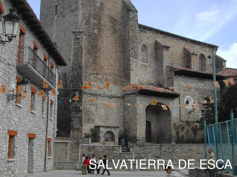 l municipio más septentrional y pirenaico de la provincia de Zaragoza lo constituyen las poblaciones de Salvatierra de Esca y su anejo de Lorbés. Antesala meridional del valle navarro del Roncal el término de Salvatierra anuncia con sus foces, bosques y montañas la proximidad del Pirineo. 