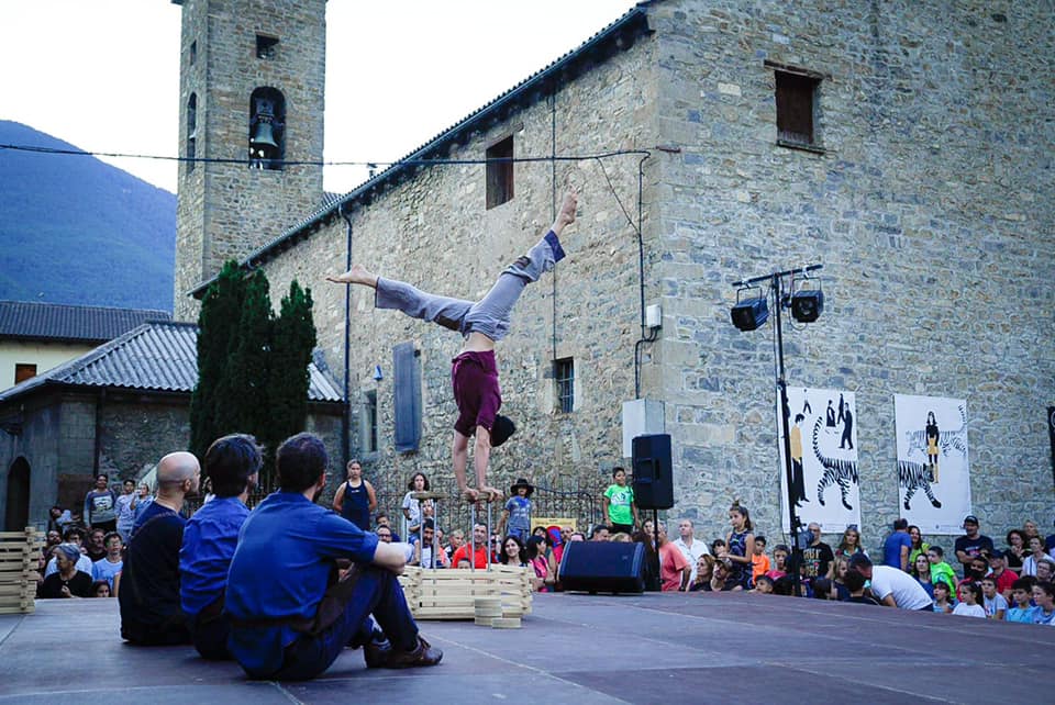 Actuaciones de gran nivel en un Jacetania Circus Festival que llena Villanúa