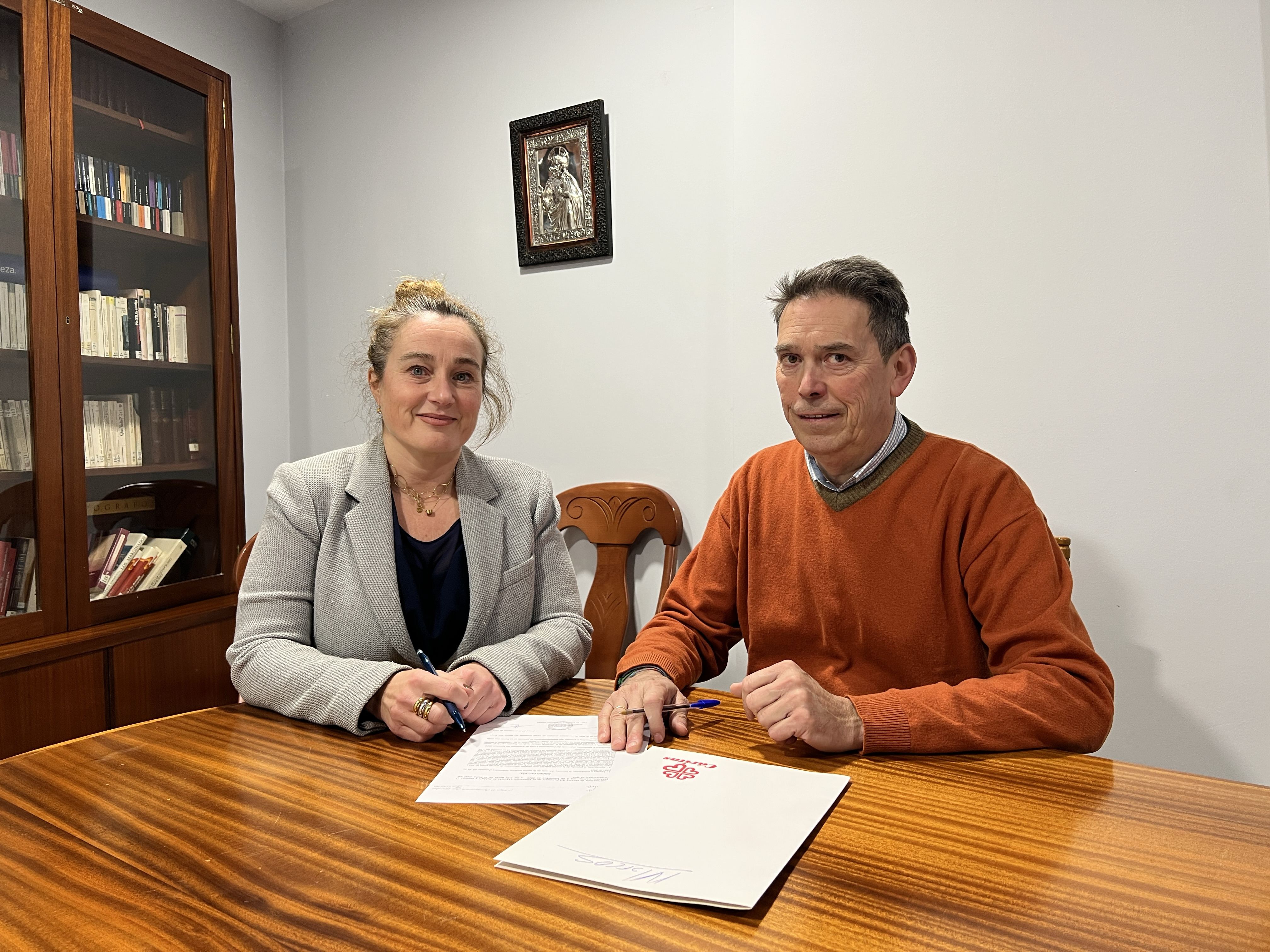  La Comarca de la Jacetania y Cáritas Jaca renuevan su convenio de colaboración con la cesión de espacios como punto principal