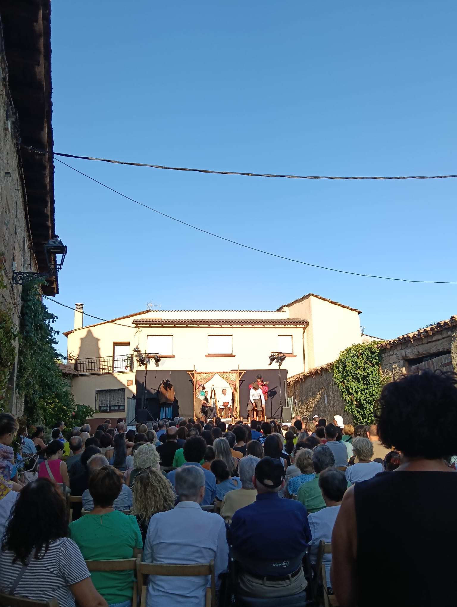 El Ciclo de Teatro en la Calle pone el broche final al Festival Internacional en el Camino de Santiago 