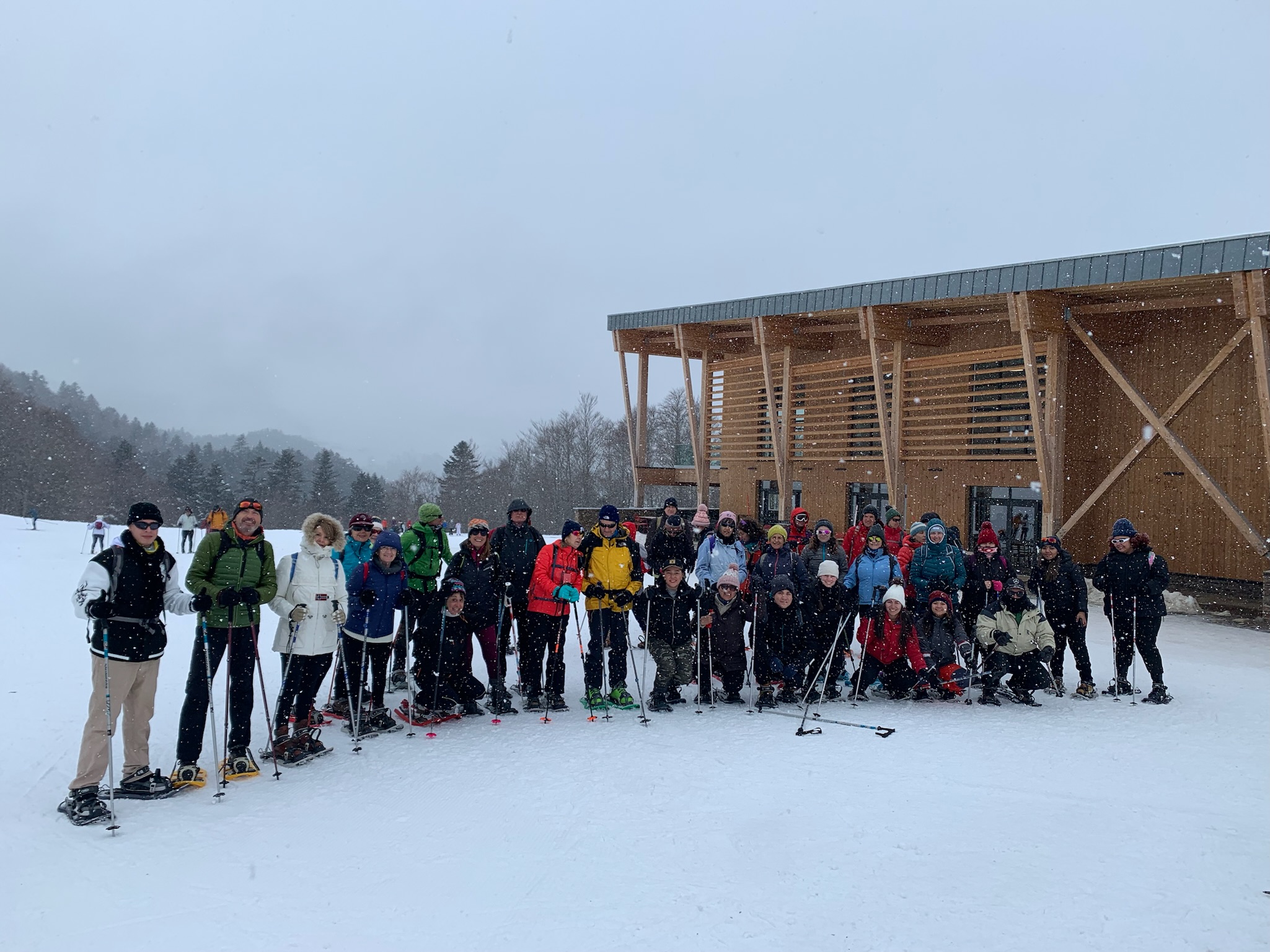 El CPEPA Jacetania realiza una actividad de raquetas de nieve en Somport