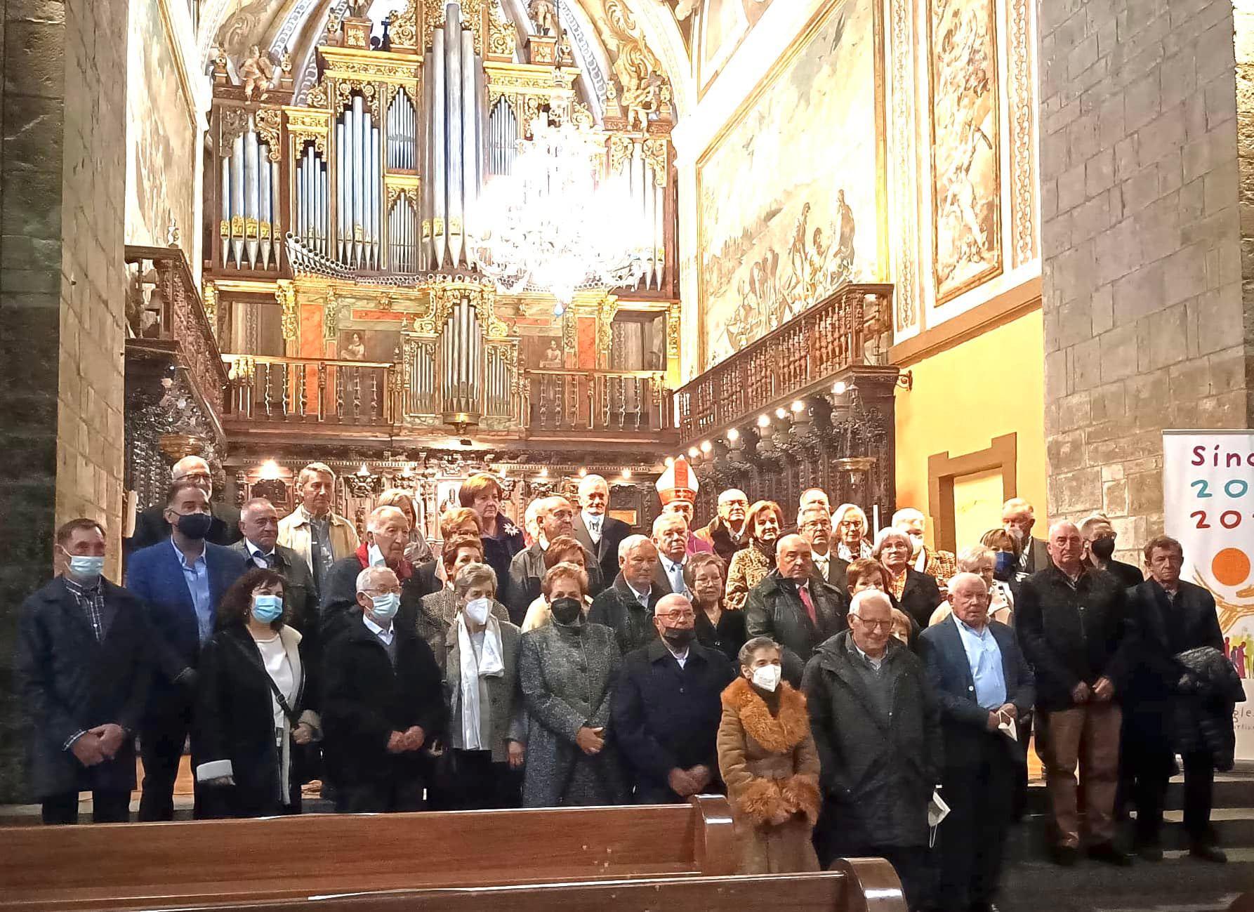 Homenajeados 19 matrimonios de La Jacetania por sus Bodas de Oro