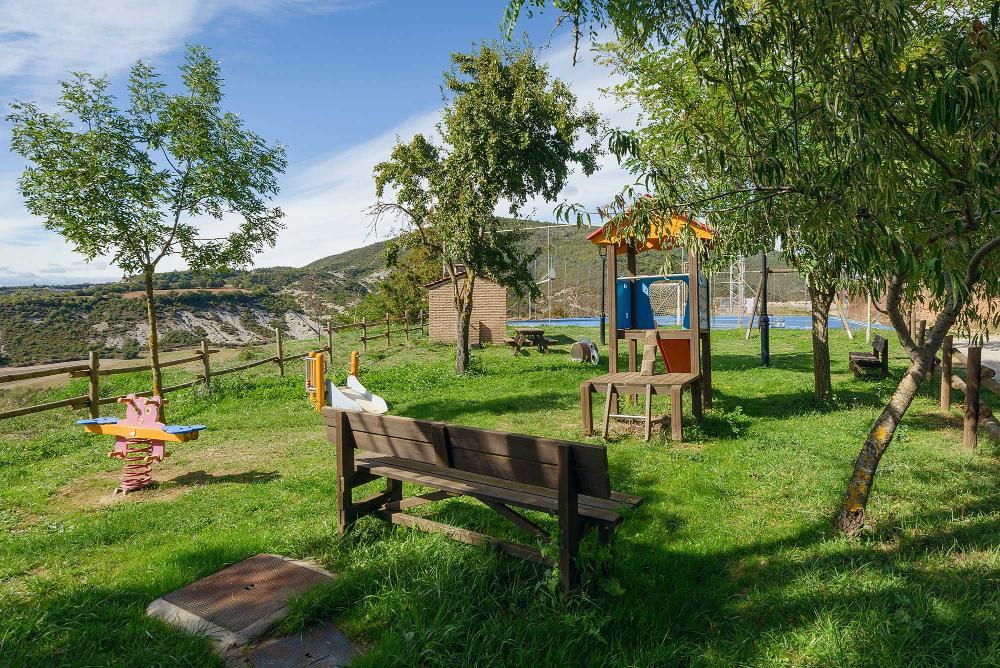 Imagen Polideportivo y parque infantil en Javierregay